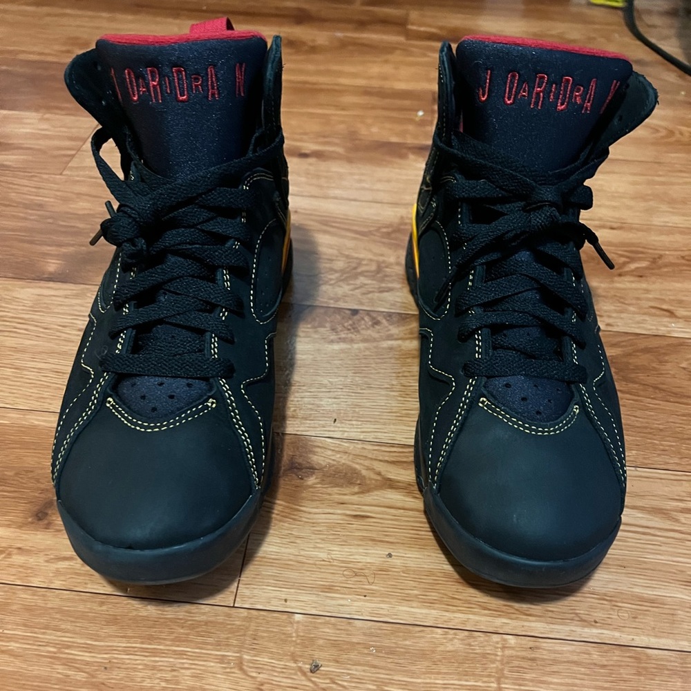 AIR JORDAN 7 RETRO - 2022 CITRUS size 8 mens sneakers